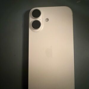 Apple White iPhone with Dual Camera